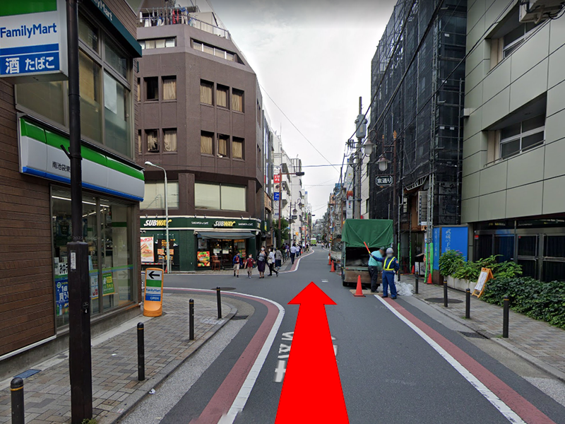 「ファミリーマート 南池袋二丁目店」